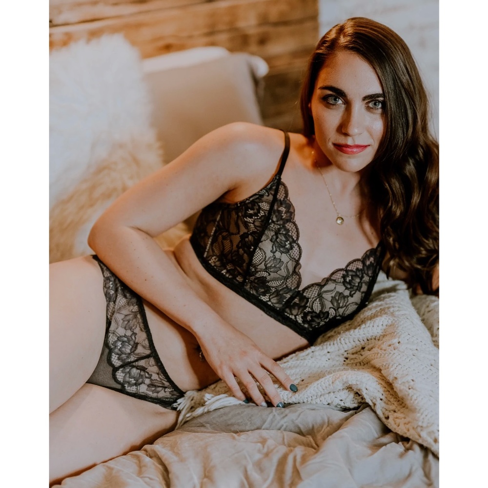 Natori $68 Muse Wireless Bralette 34DD Black Beige Lace Bra Full Fit Contour